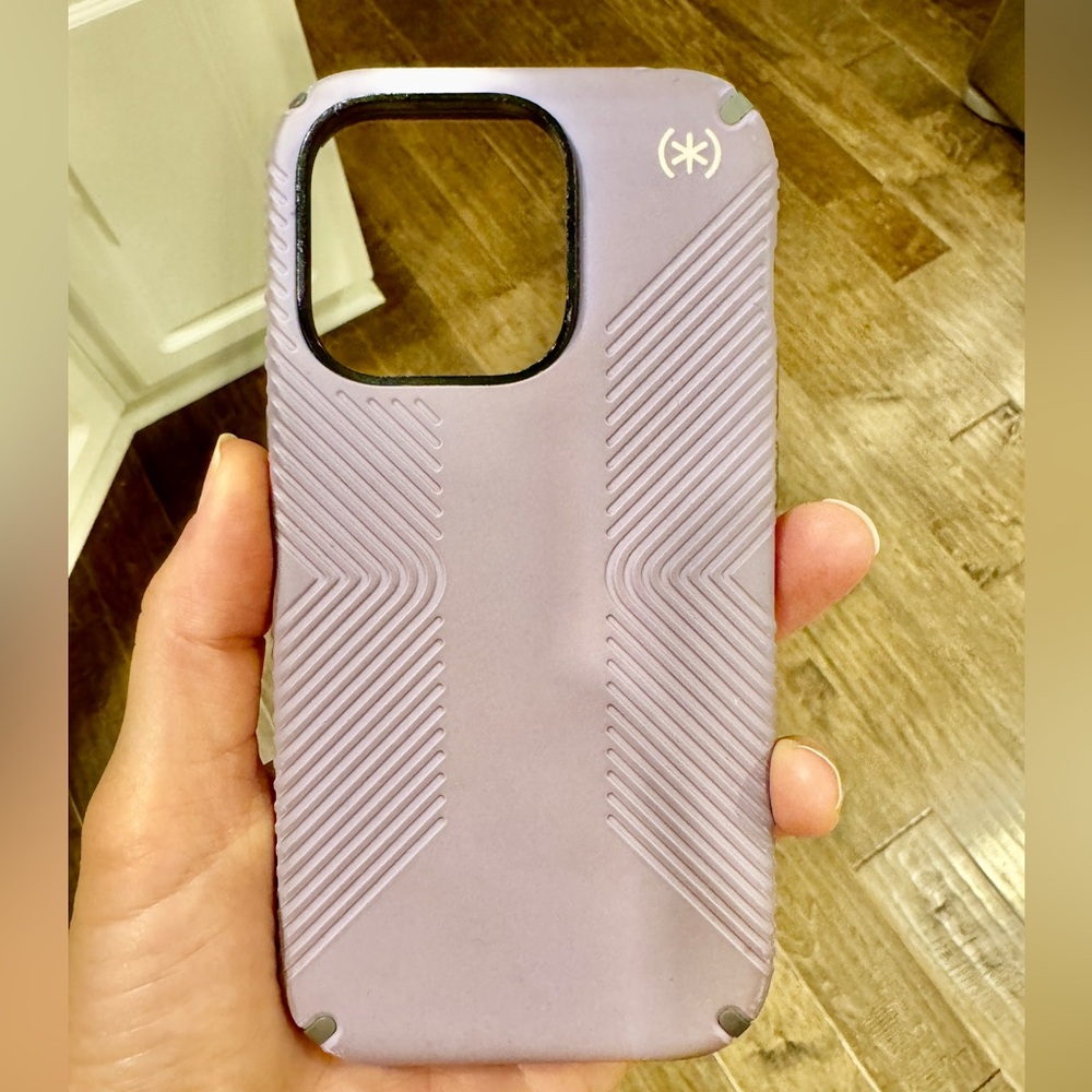 iPhone 14 Pro Speck Case Purple MagSafe